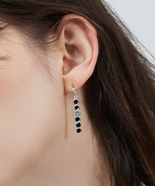 NONENON(ノンノン)の「DOUBLE GRAPE CHAIN EAR(ピアス(両耳用)・レディース・その他・FREE)」の3枚目の写真