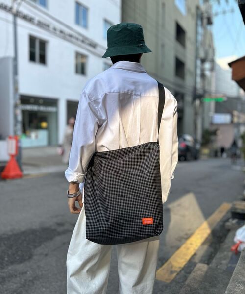 POSH-PROJECTS（ポッシュプロジェクト）の「F137 カンガルーバッグ ラージ ブラックグリッドストップ（ショルダーバッグ・レディース・ブラック系その他・FREE）」の8枚目の写真