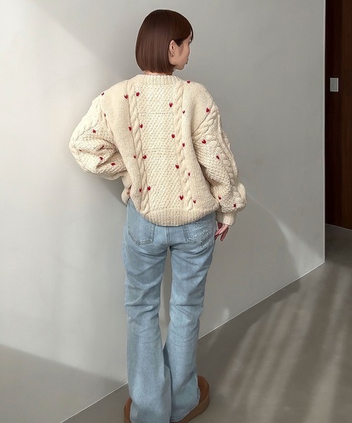 KOBE LETTUCE（コウベレタス）の「[ yuri.さんコラボ ] バックポケット刺繍入りセミフレアデニム（デニムパンツ・レディース・ライトブルー/インディゴブルー/ブルー・L/M/S）」の7枚目の写真