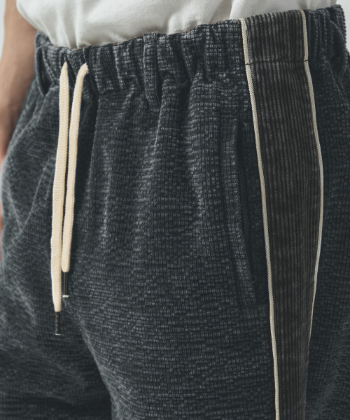 ECORR(エコル)の「コーデュロイトラックパンツ_ブラック(その他パンツ・メンズ・その他・3(XL)/1(M)/2(L))」の5枚目の写真
