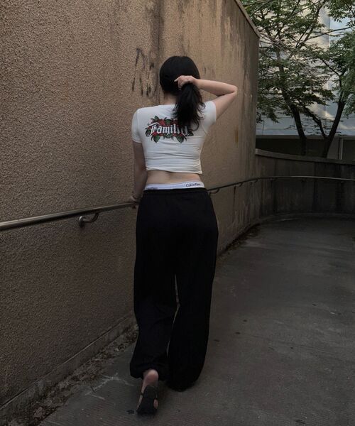 MWOONG(ムン)の「bloom in Seoul crop Tee(white)(Tシャツ/カットソー・レディース・その他・FREE)」の5枚目の写真