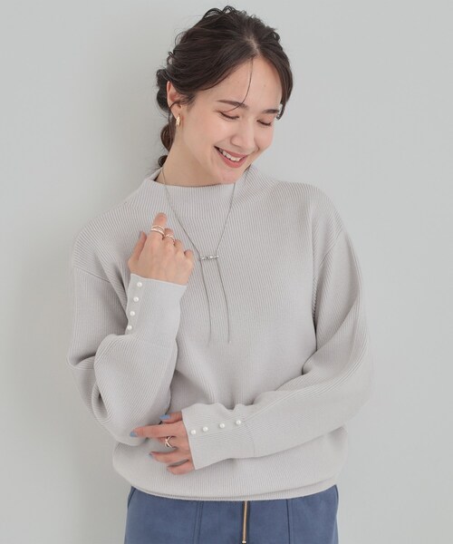 SHOO・LA・RUE(シューラルー)の「【毛玉になりにくい/洗濯機可/S-LL】お袖パールの上品ニット(ニット/セーター・レディース・ネイビー/ライトグレー/グリーン系/ピンク系/アイボリー/ライトブルー・01/02/03/04)」の22枚目の写真