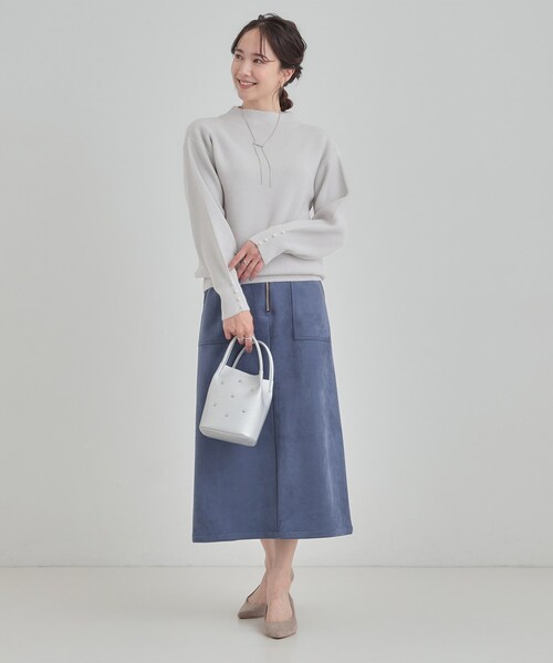SHOO・LA・RUE(シューラルー)の「【毛玉になりにくい/洗濯機可/S-LL】お袖パールの上品ニット(ニット/セーター・レディース・ネイビー/ライトグレー/グリーン系/ピンク系/アイボリー/ライトブルー・01/02/03/04)」の20枚目の写真