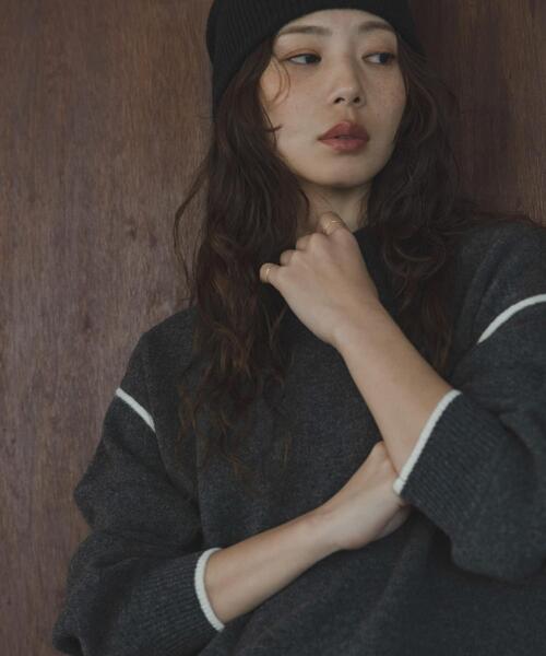 URBAN RESEARCH Sonny Label（アーバンリサーチサニーレーベル）の「バックラウンドカラーシームニットプルオーバー（ニット/セーター・レディース・ピンク/チャコールグレー/オートミール/イエロー・FREE）」の14枚目の写真