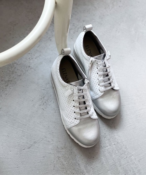 enchanted(エンチャンテッド)の「本革サイドジップエラスティックレースウェッジスニーカー(スニーカー・レディース・ホワイト/ブラック・24/23.5/23/22.5/25/24.5)」の2枚目の写真