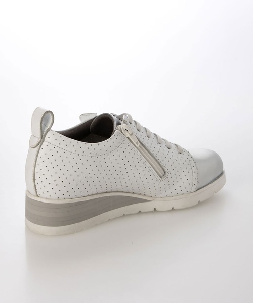 enchanted(エンチャンテッド)の「本革サイドジップエラスティックレースウェッジスニーカー(スニーカー・レディース・ホワイト/ブラック・24/23.5/23/22.5/25/24.5)」の9枚目の写真