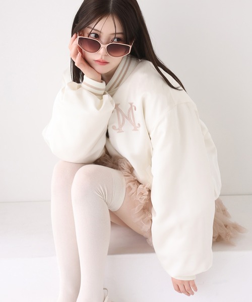 one after another NICE CLAUP（ワンアフターアナザーナイスクラップ）の「【premium order】ロゴ入りスカジャン（スカジャン・レディース・アイボリー/ピンク/ネイビー・FREE）」の2枚目の写真