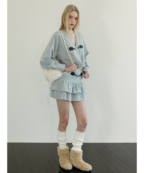 MOIFAIRE(モイフェア)の「BUCKLE SNOWFLAKE CARDIGAN SET / GREY(カーディガン/ボレロ・レディース・グレー・FREE)」の3枚目の写真