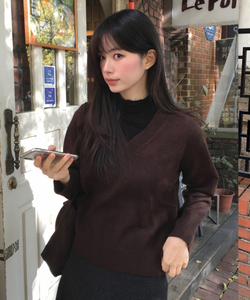 MIND BRIDGE WOMEN（マインドブリッジウーマン）の「[W][エアウル]オーバーサイズVネックニット -2カラー（ニット/セーター・レディース・ブラウン/グレー/アイボリー・55/66）」の4枚目の写真