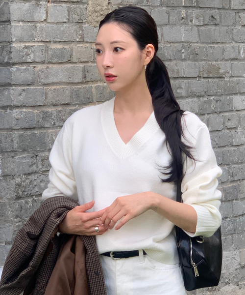 MIND BRIDGE WOMEN（マインドブリッジウーマン）の「[W][エアウル]オーバーサイズVネックニット -2カラー（ニット/セーター・レディース・ブラウン/グレー/アイボリー・55/66）」の5枚目の写真