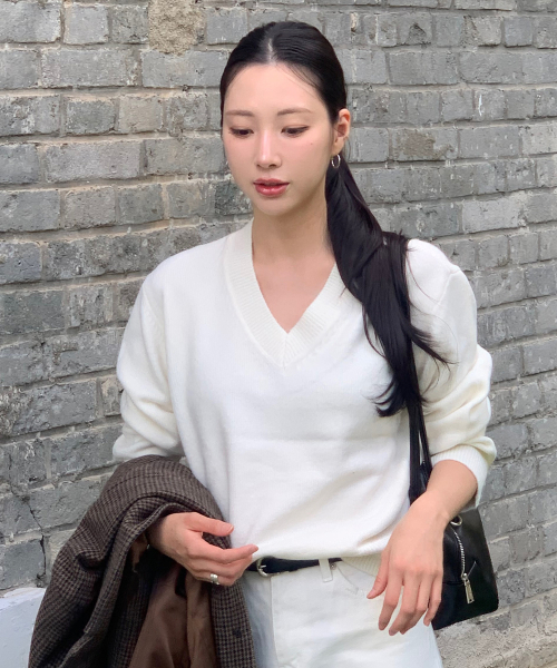 MIND BRIDGE WOMEN（マインドブリッジウーマン）の「[W][エアウル]オーバーサイズVネックニット -2カラー（ニット/セーター・レディース・ブラウン/グレー/アイボリー・55/66）」の6枚目の写真