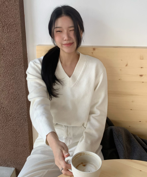 MIND BRIDGE WOMEN（マインドブリッジウーマン）の「[W][エアウル]オーバーサイズVネックニット -2カラー（ニット/セーター・レディース・ブラウン/グレー/アイボリー・55/66）」の7枚目の写真