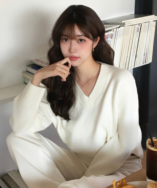 MIND BRIDGE WOMEN（マインドブリッジウーマン）の「[W][エアウル]オーバーサイズVネックニット -2カラー（ニット/セーター・レディース・ブラウン/グレー/アイボリー・55/66）」の11枚目の写真