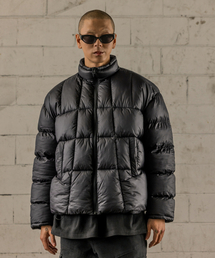 BURNING CAPONE（バーニングカポネ）の「BCユニーク刺繍パディング ブラック（ダウンジャケット/コート）」