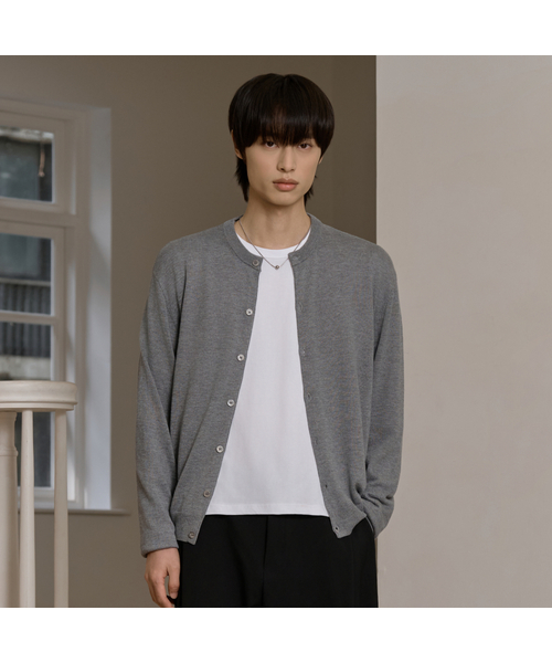 HYOJI(ヒョージ)の「カシミヤブレンドラウンドクロップニットカーディガン (5カラー)(カーディガン/ボレロ・メンズ・ブラウン/チャコール/アイボリー/ブラック/グレイッシュブルー/グレー・L/M/XL)」の4枚目の写真