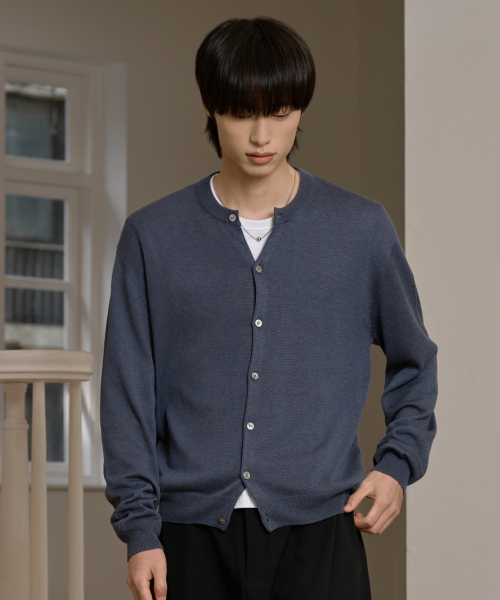 HYOJI(ヒョージ)の「カシミヤブレンドラウンドクロップニットカーディガン (5カラー)(カーディガン/ボレロ・メンズ・ブラウン/チャコール/アイボリー/ブラック/グレイッシュブルー/グレー・L/M/XL)」の9枚目の写真