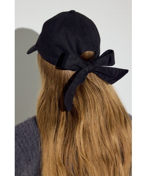 AZUL by moussy（アズールバイマウジー）の「バックリボンキャップ（キャップ・レディース・ライトベージュ/ブラック・FREE）」の3枚目の写真