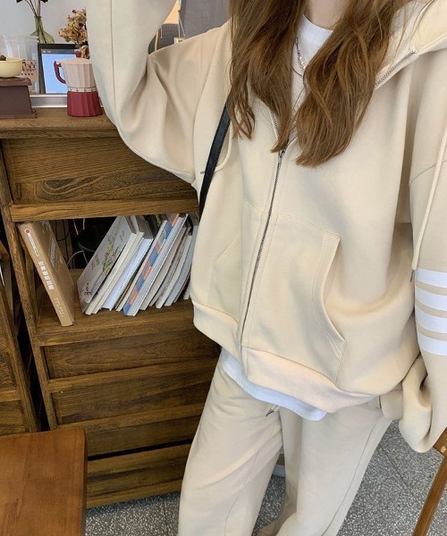 Flugge(フラッジー)の「ラインジップパーカーセットアップ(パーカー・レディース・グリーン・LARGE/MEDIUM)」の3枚目の写真