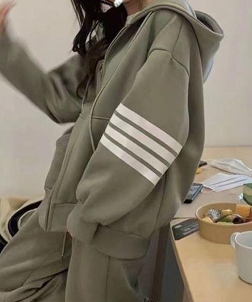 Flugge(フラッジー)の「ラインジップパーカーセットアップ(パーカー・レディース・グリーン・LARGE/MEDIUM)」の14枚目の写真