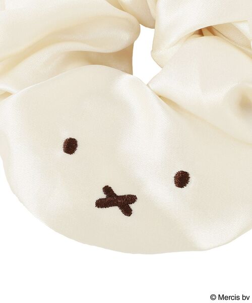 earth music&ecology（アースミュージックアンドエコロジー）の「miffy/earth フェイス刺繍シュシュ（その他ヘアアクセサリー・レディース・ブラウン/アイボリー・FREE）」の8枚目の写真