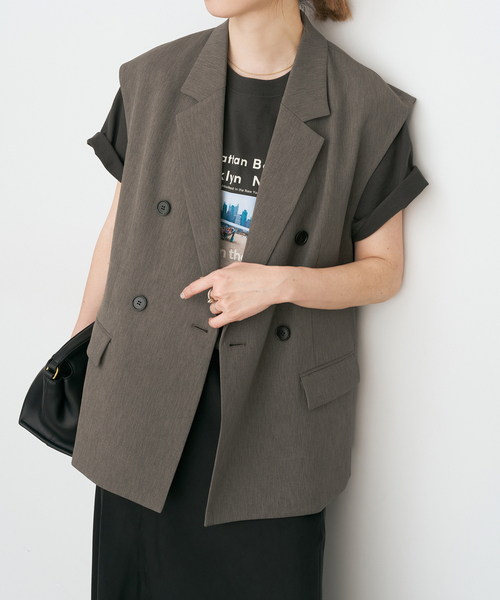 Spick & Span（スピックアンドスパン）の「エアリーブレンドダブルブレストジレ（その他アウター・レディース・ベージュ/ブラウン・38/36）」の2枚目の写真