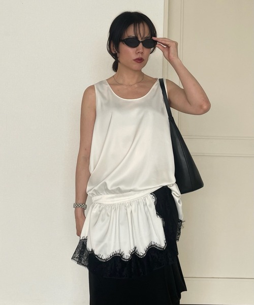 Henon.(ヘノン)の「レースドッキングペプラムトップス(その他トップス・レディース・オフホワイト/ブラック・F)」の1枚目の写真