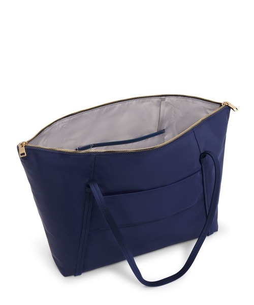 TUMI（トゥミ）の「VOYAGEUR 「キュー」トート（トートバッグ・レディース・ブラック×ゴールド/インディゴブルー/オートミール・FREE）」の6枚目の写真