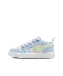 JORDAN BRAND(�W���[�_���u�����h)�̃W���[�_�� 1 LOW ALT SE ���g���L�b�Y�V���[�Y / Jordan 1 Low Alt SE Little Kids' Shoes IB7117-403 Half Blue(�X�j�[�J�[)