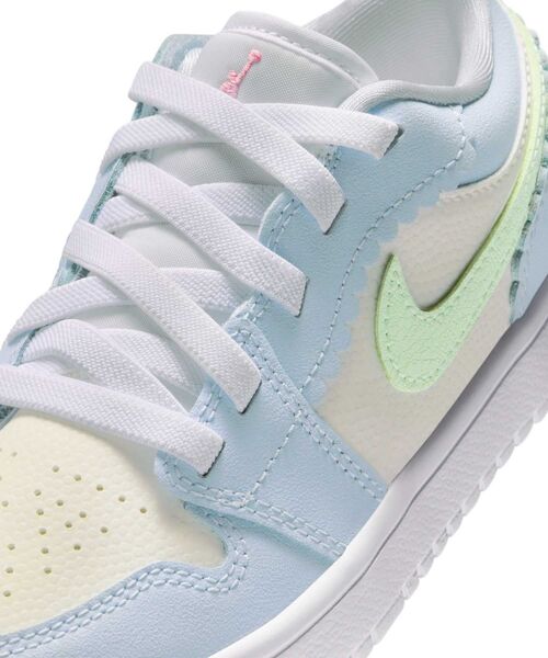 JORDAN BRAND(ジョーダンブランド)の「ジョーダン 1 LOW ALT SE リトルキッズシューズ / Jordan 1 Low Alt SE Little Kids' Shoes IB7117-403 Half Blue(スニーカー・キッズ・ライトブルー・19.5/18.5/17.5/17/22/21.5/21/20.5/20/19/18/16.5)」の7枚目の写真