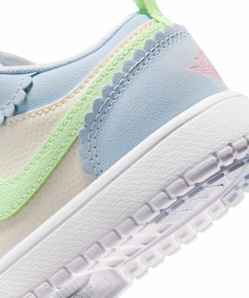 JORDAN BRAND(ジョーダンブランド)の「ジョーダン 1 LOW ALT SE リトルキッズシューズ / Jordan 1 Low Alt SE Little Kids' Shoes IB7117-403 Half Blue(スニーカー・キッズ・ライトブルー・19.5/18.5/17.5/17/22/21.5/21/20.5/20/19/18/16.5)」の8枚目の写真