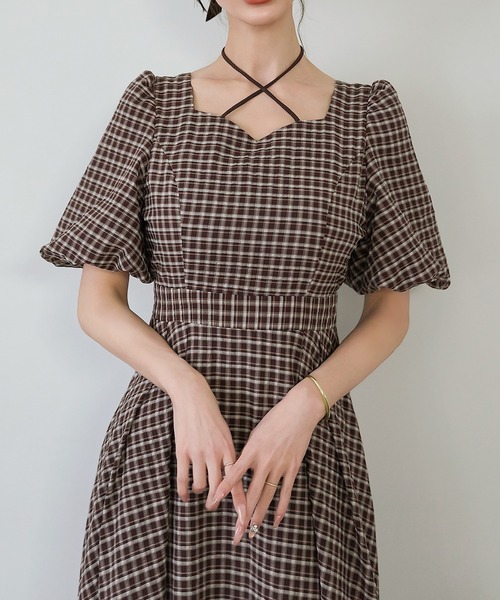 Meiru（メイル）の「チェックパフスリーブフレアワンピース（ワンピース・レディース・ブラウン/ネイビー/ブルー・LARGE/MEDIUM/SMALL）」の12枚目の写真