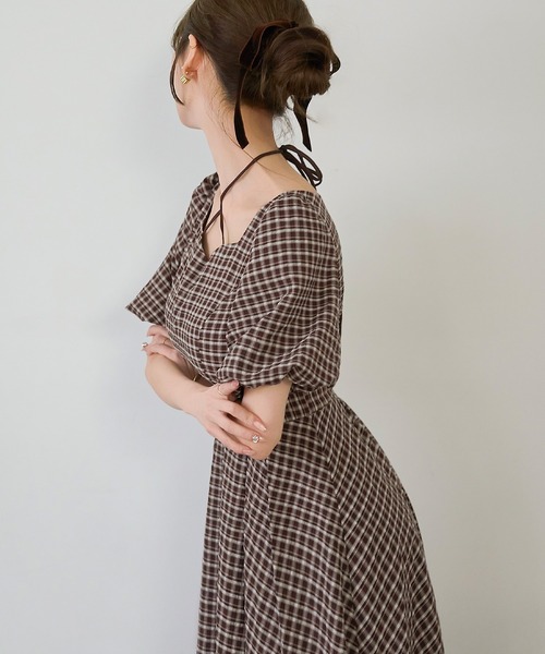 Meiru（メイル）の「チェックパフスリーブフレアワンピース（ワンピース・レディース・ブラウン/ネイビー/ブルー・LARGE/MEDIUM/SMALL）」の14枚目の写真