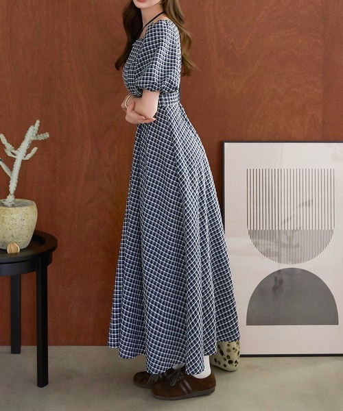 Meiru（メイル）の「チェックパフスリーブフレアワンピース（ワンピース・レディース・ブラウン/ネイビー/ブルー・LARGE/MEDIUM/SMALL）」の17枚目の写真
