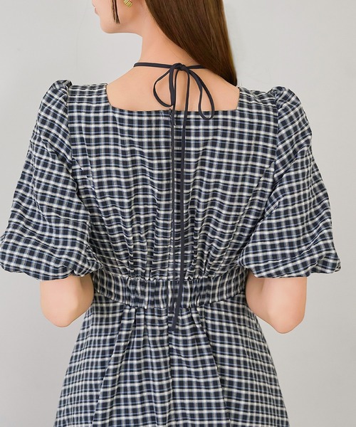Meiru（メイル）の「チェックパフスリーブフレアワンピース（ワンピース・レディース・ブラウン/ネイビー/ブルー・LARGE/MEDIUM/SMALL）」の20枚目の写真