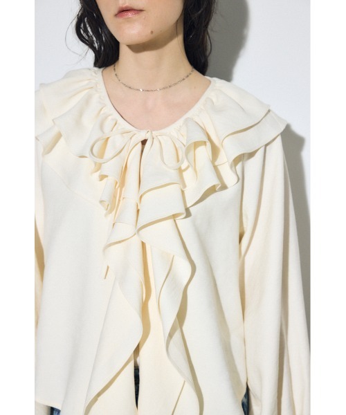AZUL by moussy(アズールバイマウジー)の「ラッフルロングスリーブブラウス(シャツ/ブラウス・レディース・アイボリー/ブラック/ストライプ・FREE)」の9枚目の写真