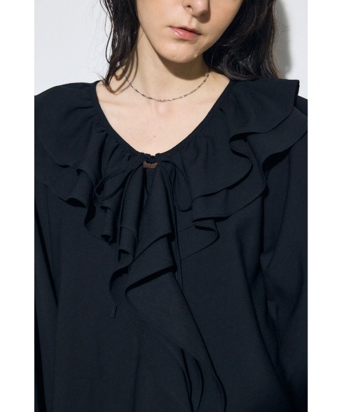 AZUL by moussy(アズールバイマウジー)の「ラッフルロングスリーブブラウス(シャツ/ブラウス・レディース・アイボリー/ブラック/ストライプ・FREE)」の17枚目の写真