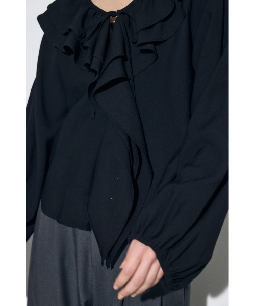 AZUL by moussy(アズールバイマウジー)の「ラッフルロングスリーブブラウス(シャツ/ブラウス・レディース・アイボリー/ブラック/ストライプ・FREE)」の20枚目の写真