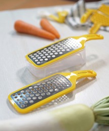 DELISH KITCHEN（デリッシュキッチン）の「デリッシュキッチン 軽い力で大根おろし器 容器付き（キッチンツール）」