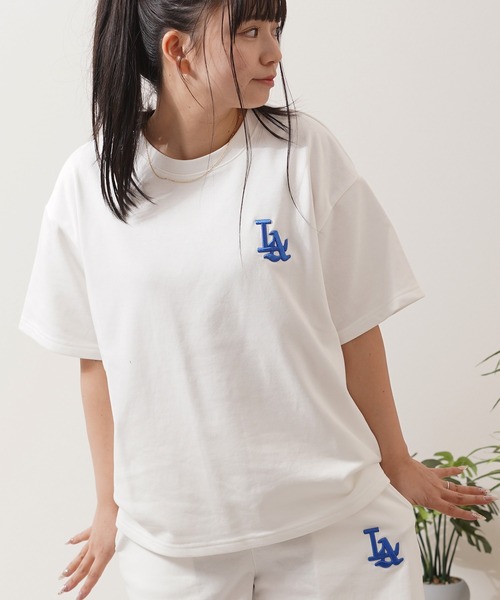 STAY GOLD（ステイゴールド）の「【STAYGOLD】LA ロゴ刺繍 ショート丈 ボックスシルエット 裏毛スウェットTシャツ / セットアップ対応 / LA Logo Embroidered Sweatshirt T-Shirt（Tシャツ/カットソー・レディース・ブラック/ホワイト/グリーン/ネイビー/グレー・XL/M/L）」の2枚目の写真