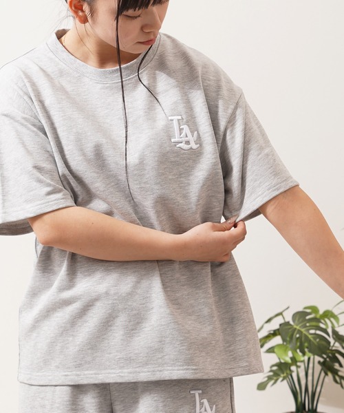STAY GOLD（ステイゴールド）の「【STAYGOLD】LA ロゴ刺繍 ショート丈 ボックスシルエット 裏毛スウェットTシャツ / セットアップ対応 / LA Logo Embroidered Sweatshirt T-Shirt（Tシャツ/カットソー・レディース・ブラック/ホワイト/グリーン/ネイビー/グレー・XL/M/L）」の15枚目の写真