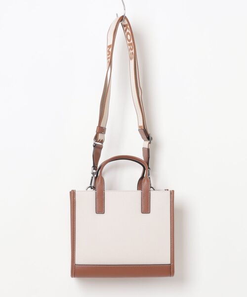 MICHAEL KORS（マイケルコース）の「XBODY STCTRD TOTE W TP ZP Crossbody（ショルダーバッグ・メンズ・ベージュ系・FREE）」の2枚目の写真