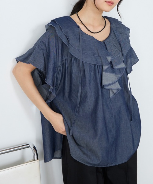 forksy.(フォルクシー)の「【forksy.】ラッフルフリル ライトデニム フレンチスリーブブラウス(シャツ/ブラウス・レディース・ブラック/ライトブルー/ライトグレー/ネイビー・FREE)」の5枚目の写真