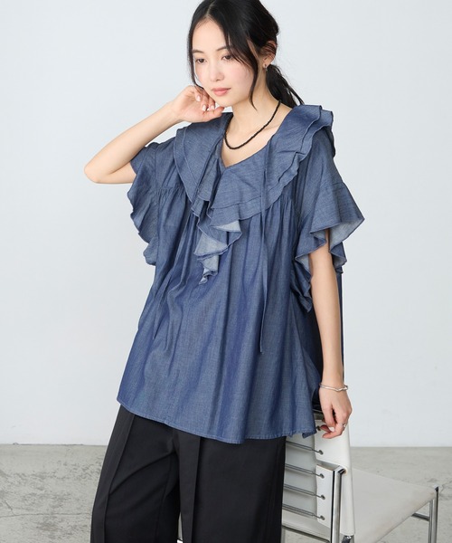 forksy.(フォルクシー)の「【forksy.】ラッフルフリル ライトデニム フレンチスリーブブラウス(シャツ/ブラウス・レディース・ブラック/ライトブルー/ライトグレー/ネイビー・FREE)」の6枚目の写真