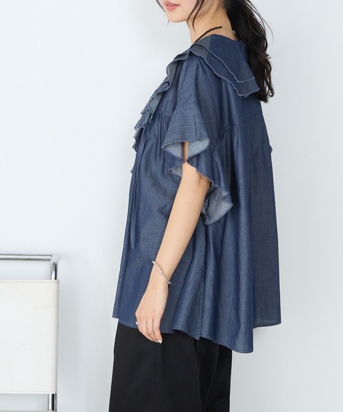 forksy.(フォルクシー)の「【forksy.】ラッフルフリル ライトデニム フレンチスリーブブラウス(シャツ/ブラウス・レディース・ブラック/ライトブルー/ライトグレー/ネイビー・FREE)」の8枚目の写真