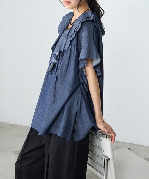 forksy.(フォルクシー)の「【forksy.】ラッフルフリル ライトデニム フレンチスリーブブラウス(シャツ/ブラウス・レディース・ブラック/ライトブルー/ライトグレー/ネイビー・FREE)」の13枚目の写真
