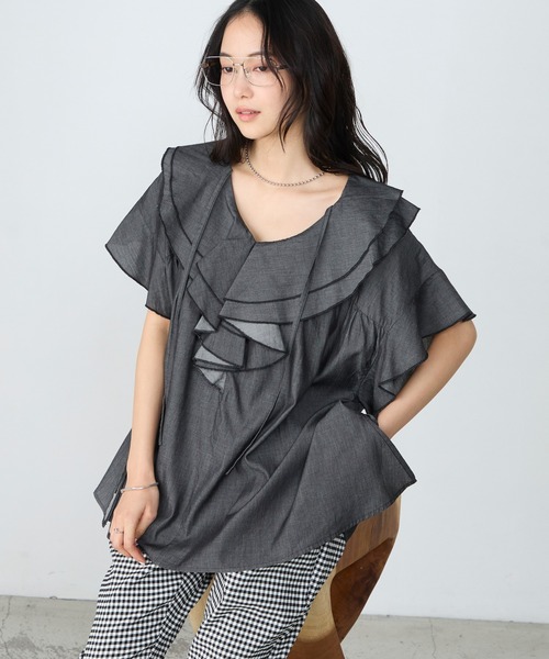 forksy.(フォルクシー)の「【forksy.】ラッフルフリル ライトデニム フレンチスリーブブラウス(シャツ/ブラウス・レディース・ブラック/ライトブルー/ライトグレー/ネイビー・FREE)」の15枚目の写真
