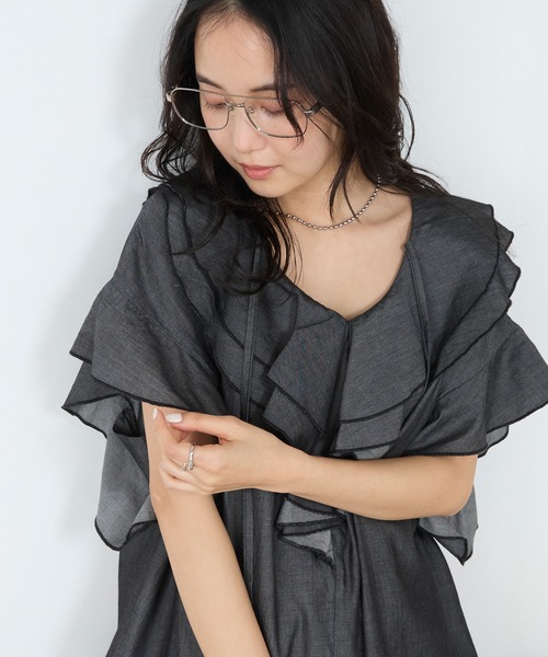 forksy.(フォルクシー)の「【forksy.】ラッフルフリル ライトデニム フレンチスリーブブラウス(シャツ/ブラウス・レディース・ブラック/ライトブルー/ライトグレー/ネイビー・FREE)」の22枚目の写真
