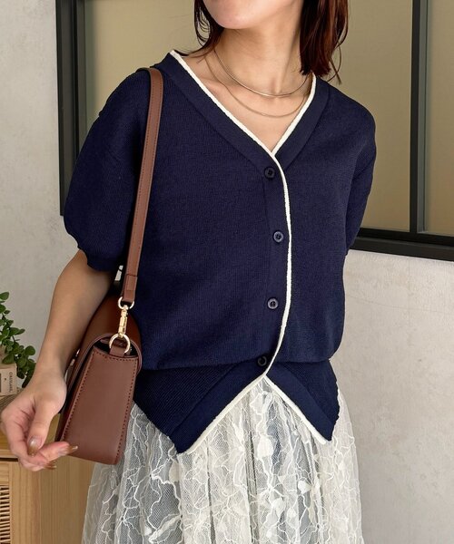 Thevon（ゼボン）の「バイカラー5分袖ショートパフカーディガン（カーディガン/ボレロ・レディース・ベージュ/ネイビー/サックスブルー・FREE）」の3枚目の写真