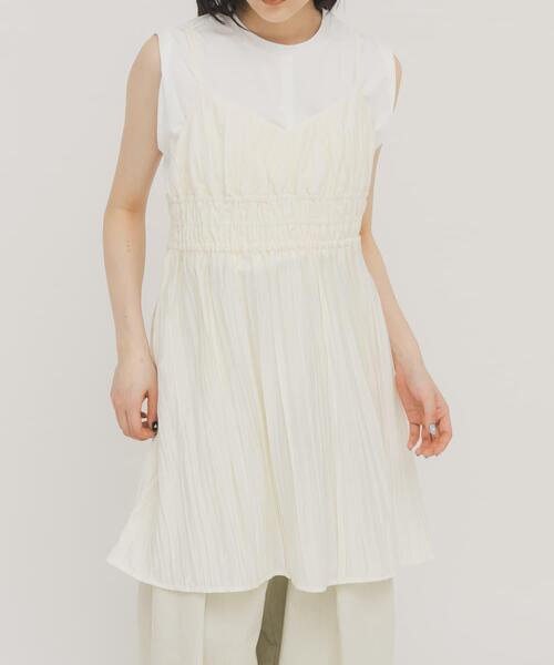 KBF（ケイビーエフ）の「リンクルミニキャミワンピース（ワンピース・レディース・ダークブラウン/チャコールグレー/アイボリー・ONE）」の4枚目の写真