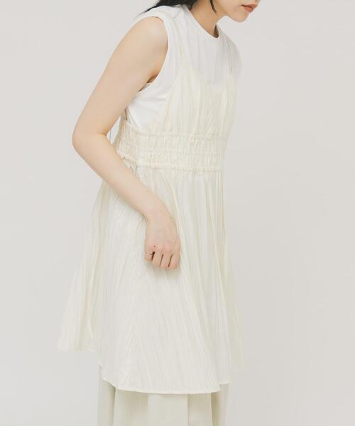 KBF（ケイビーエフ）の「リンクルミニキャミワンピース（ワンピース・レディース・ダークブラウン/チャコールグレー/アイボリー・ONE）」の5枚目の写真